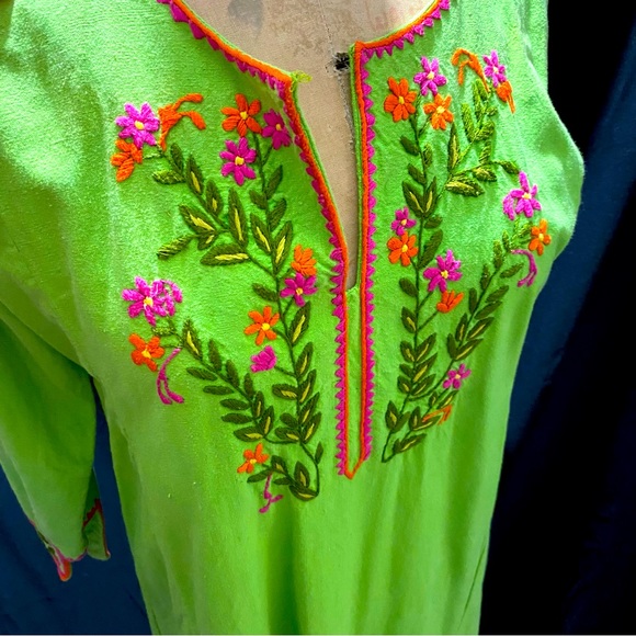 Vintage green Josefa hand embroidered dress made in Mexico - Picture 2 of 15